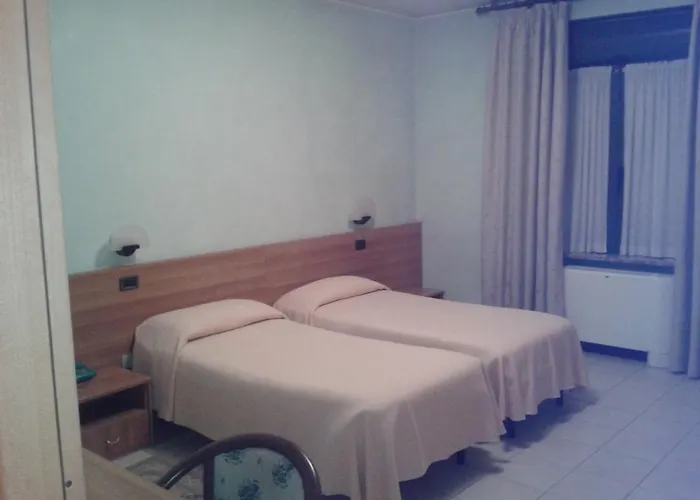 ホテル Sanvitale フォンタネッラート