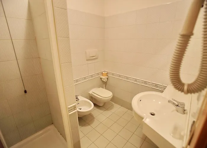 ホテル Sanvitale フォンタネッラート